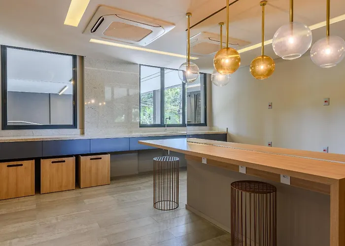 Lucas By Yoo | Design, Lazer E Localização